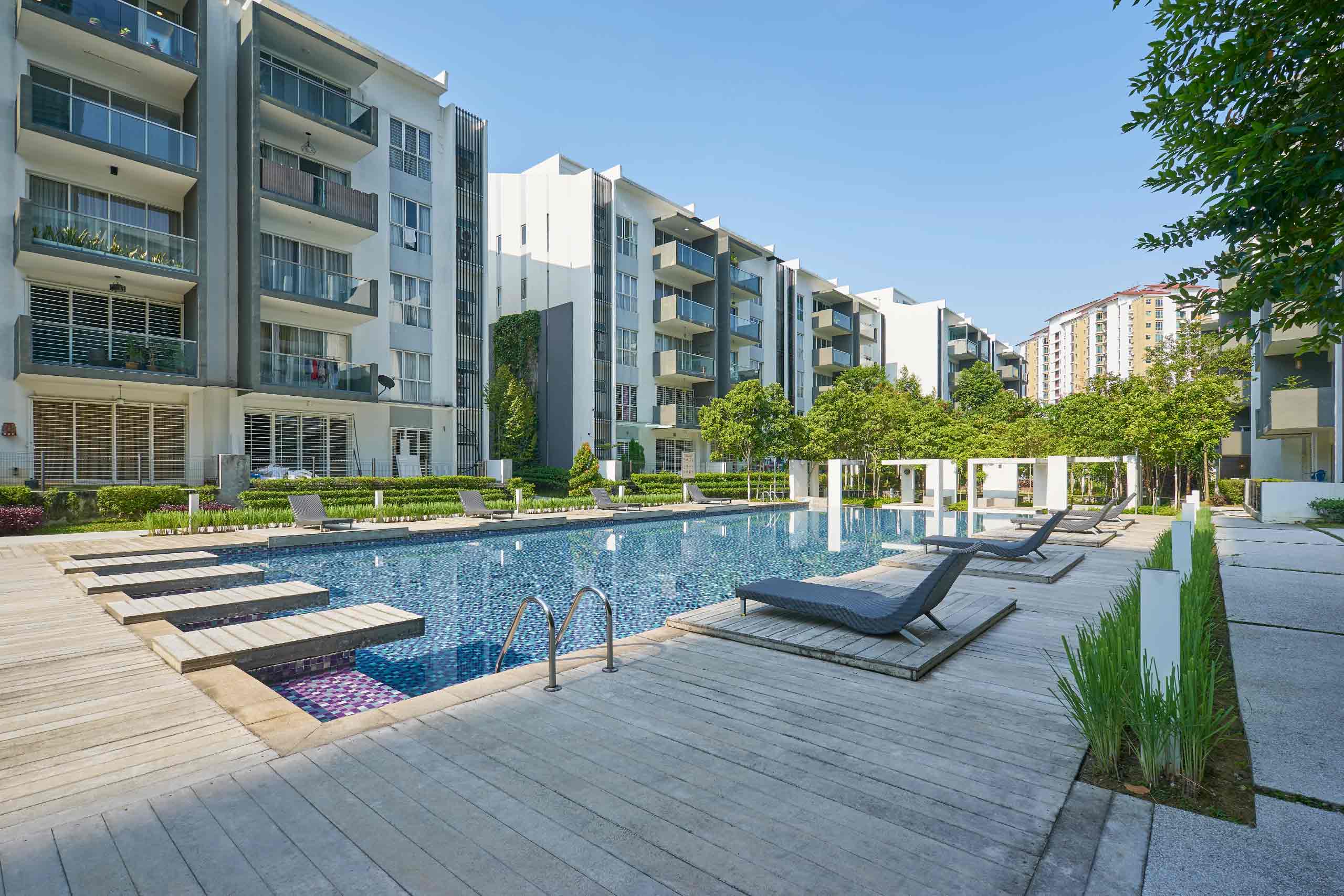 Mikes Apartments.Com